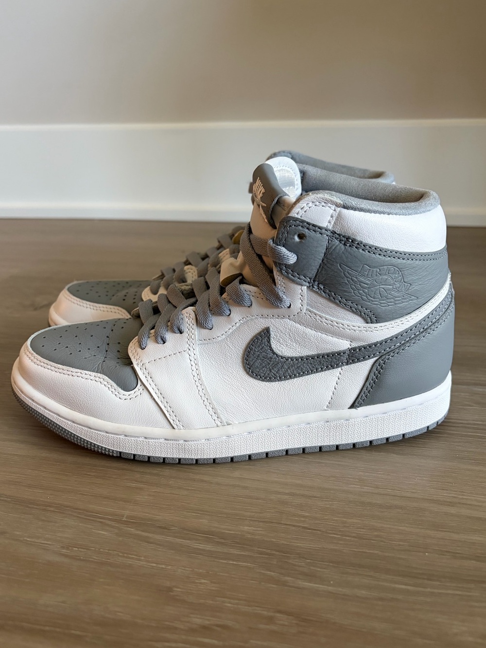 Nike Air Jordan High-Top Sneakers - Men’s Size 7 - White & Gray